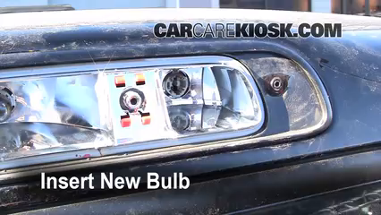 Third Brake Light Bulb Change Toyota Tundra (2000-2006) - 2006 Toyota